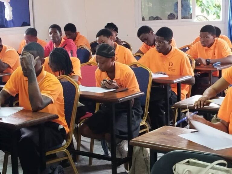 El Centro Leonardo Da Vinci logra un destacado 83,3 % de aprobados en la Selectividad de Guinea Ecuatorial